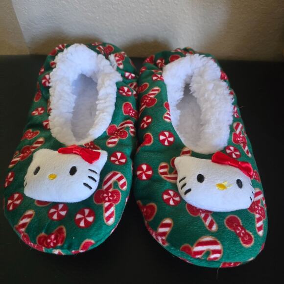 Hello Kitty Womens Holiday Fuzzy Babba Slipper Socks Green Candy Print Size 7-9. - Picture 7 of 13